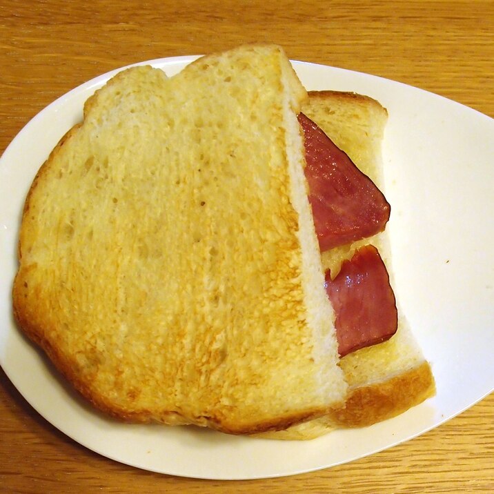 焼き豚のバタートーストサンド